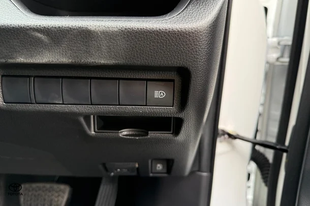 2021 Toyota RAV4 HYBRID GX AWD image 17