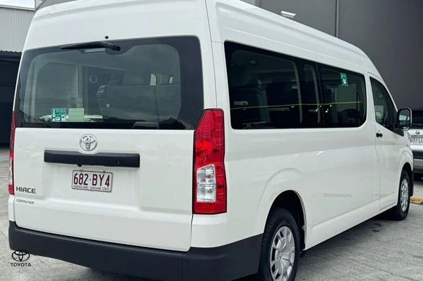 2021 Toyota Hiace SLWB image 3