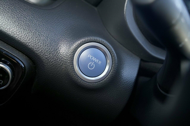 2022 Toyota Yaris Hybrid ZR image 17
