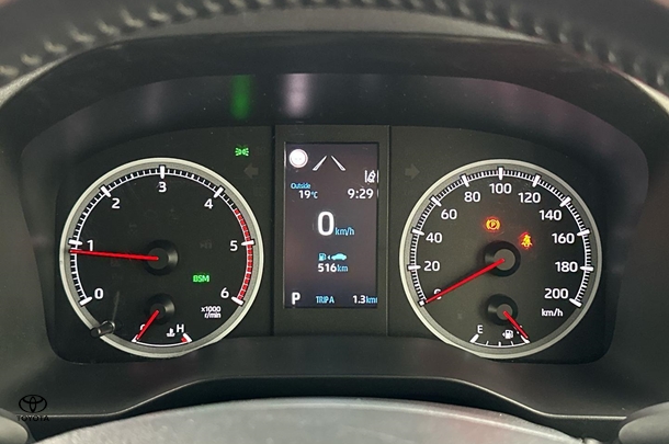 2021 Toyota Hiace LWB image 19