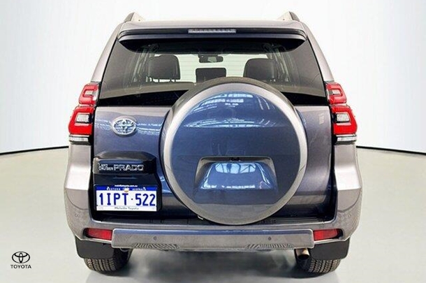 2022 Toyota Prado GXL image 7