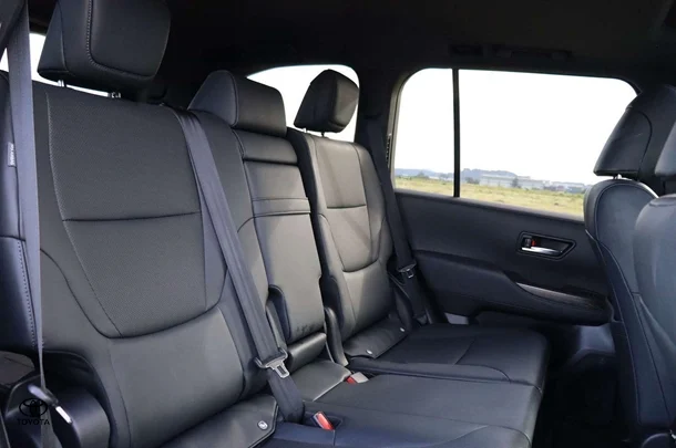 2022 Toyota Landcruiser VX image 21