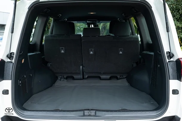 2023 TOYOTA Landcruiser GX image 22
