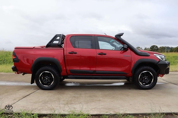 2018 Toyota Hilux 4x4 Rugged X image 6