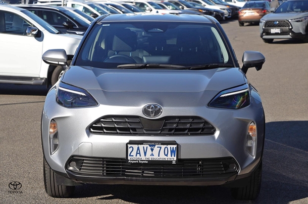 2024 Toyota Yaris Cross Hybrid GX image 9