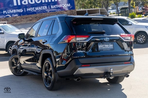 2019 Toyota Rav4 Hybrid Cruiser-AWD image 2