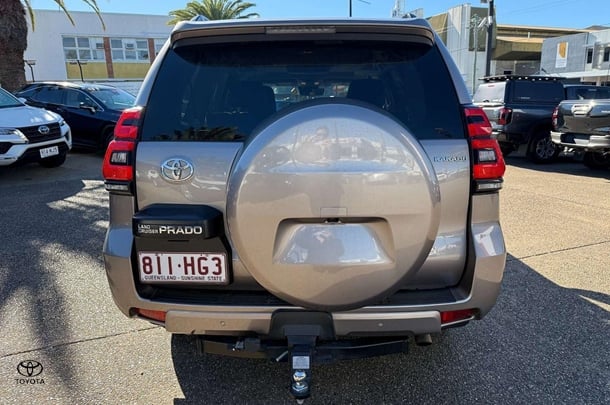 2023 Toyota Prado Kakadu image 5