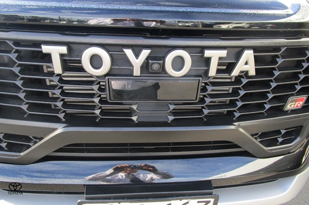 2024 Toyota Hilux GR-S image 26