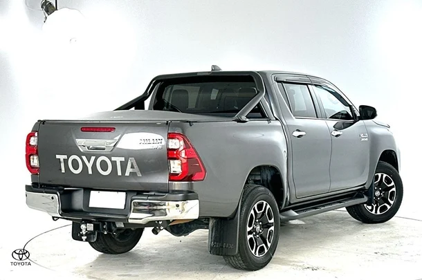 2022 Toyota Hilux SR5 image 10