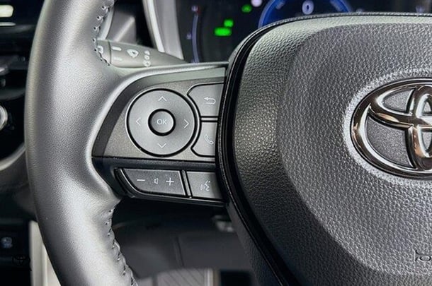 2024 Toyota Corolla Cross HV GXL image 16