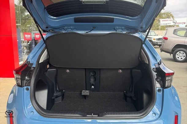 2022 Toyota Yaris Cross Hybrid GXL image 17