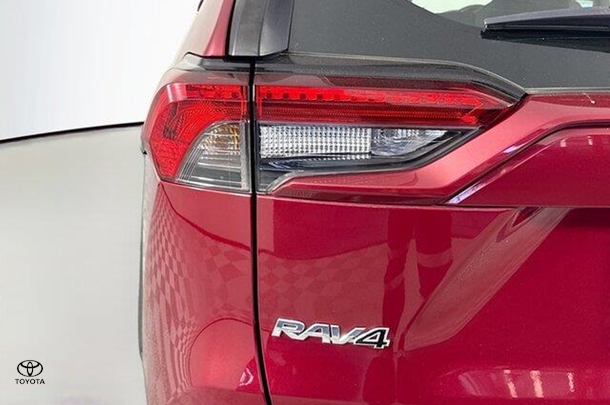 2023 Toyota Rav4 Hybrid GX image 8