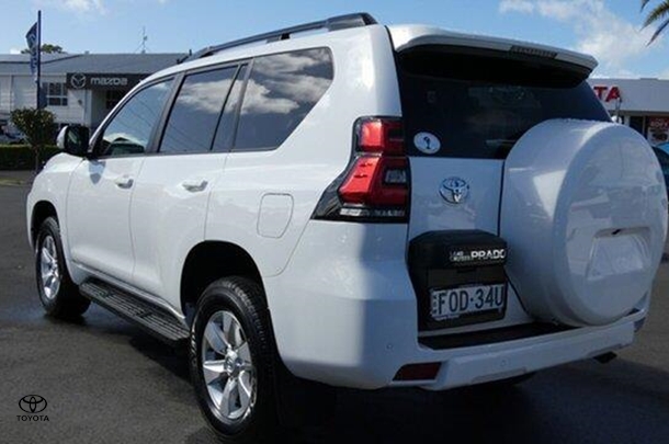 2023 Toyota Landcruiser Prado GXL image 8