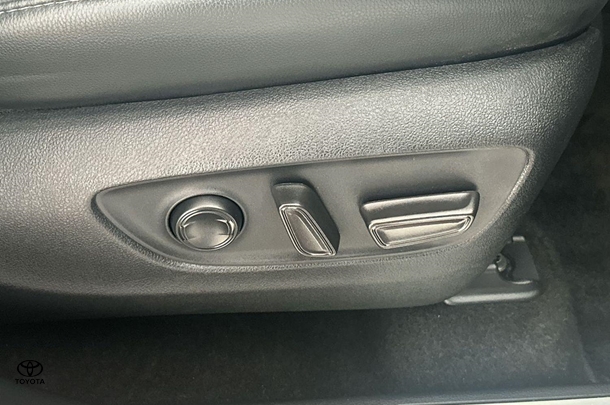 2023 Toyota Kluger 4x2 GRANDE image 14