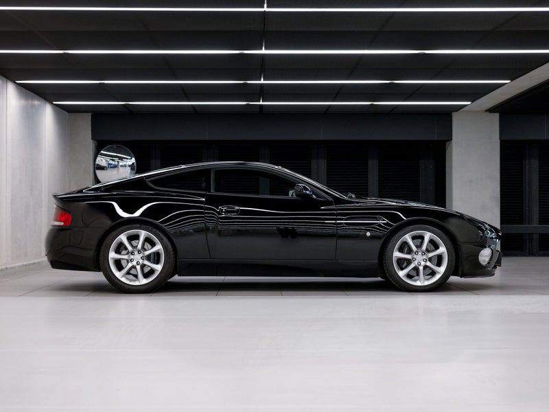 2004 Aston Martin Vanquish image 5