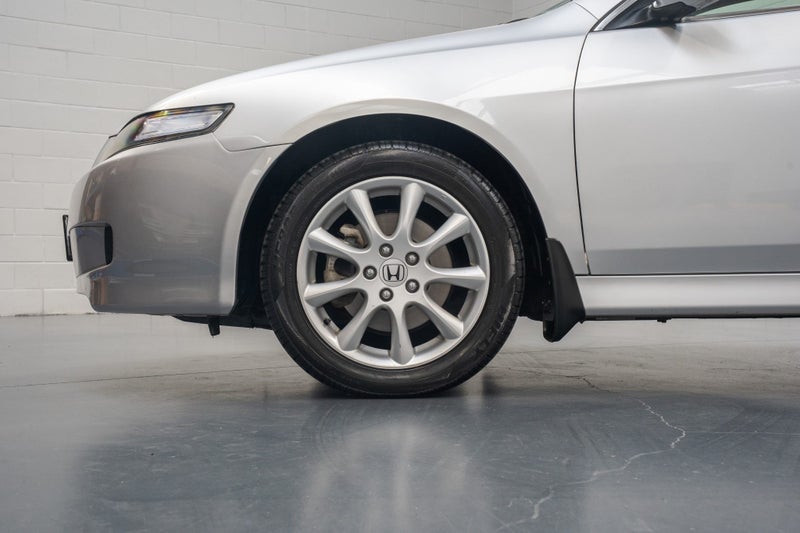 2008 Honda Accord Euro Automatic image 5