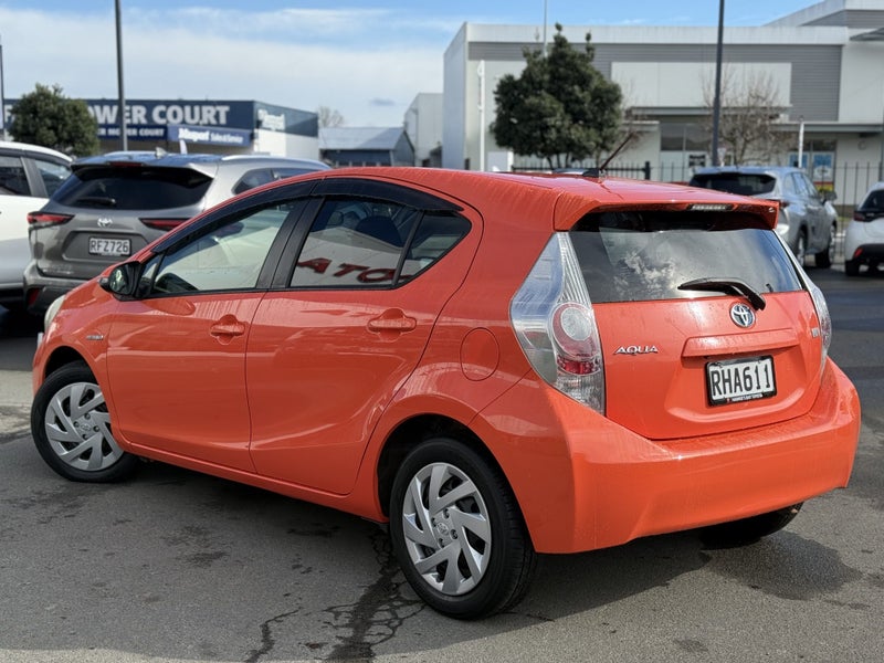 2012 Toyota Aqua 1.5 Hybrid G 5 Dr Hatch image 5