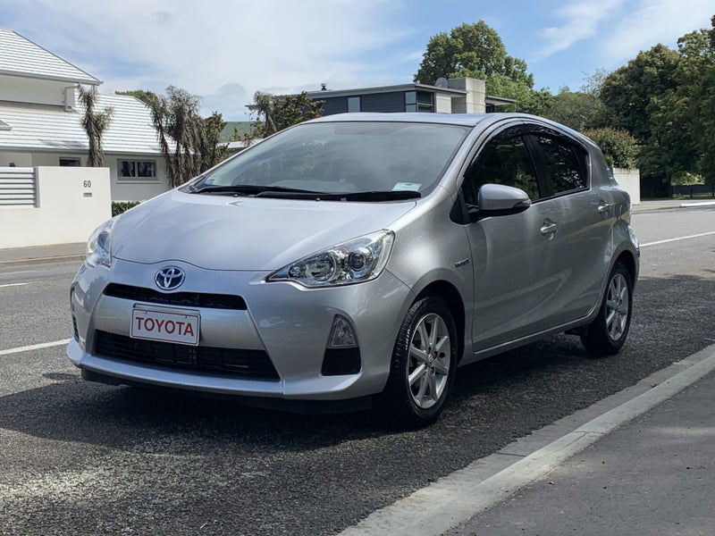 2012 Toyota Aqua 1.5 Hybrid G 5 Dr Hatch CVT 2W... image 4