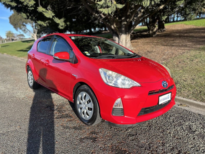 2012 Toyota Aqua 1.5 Hybrid S 5 Dr Hatch CVT 2WD image 2