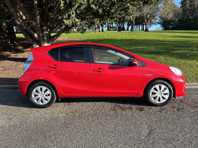 2012 Toyota Aqua 1.5 Hybrid S 5 Dr Hatch CVT 2WD image 4