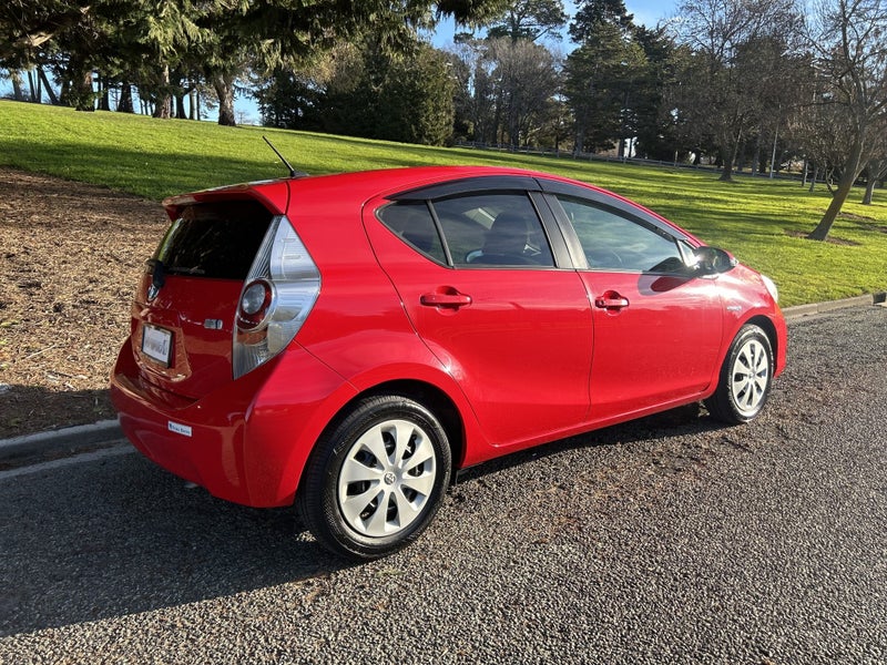 2012 Toyota Aqua 1.5 Hybrid S 5 Dr Hatch CVT 2WD image 5