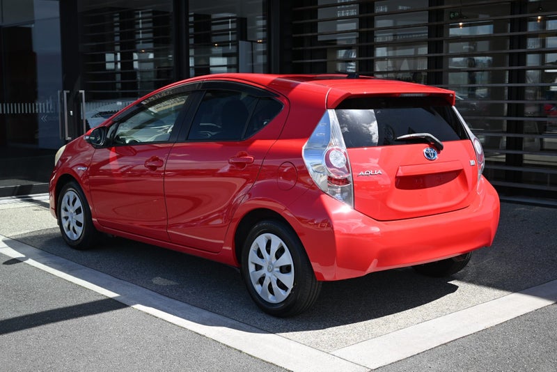 2012 Toyota Aqua 1.5 Hybrid S FWD Hatchback image 3