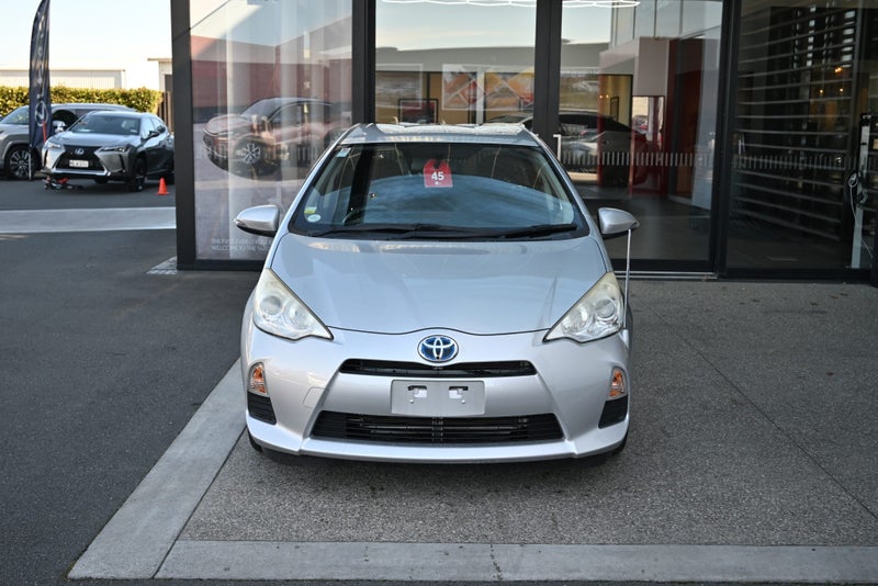 2012 Toyota Aqua 1.5 Petrol Hybrid G CVT Hatchback image 4