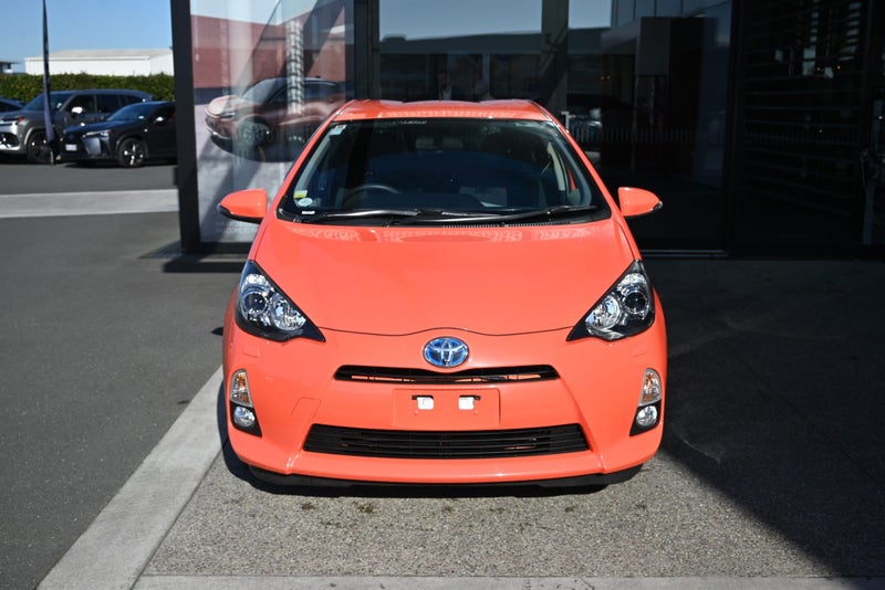 2012 Toyota Aqua 1.5 Petrol Hybrid S CVT Hatchback image 4