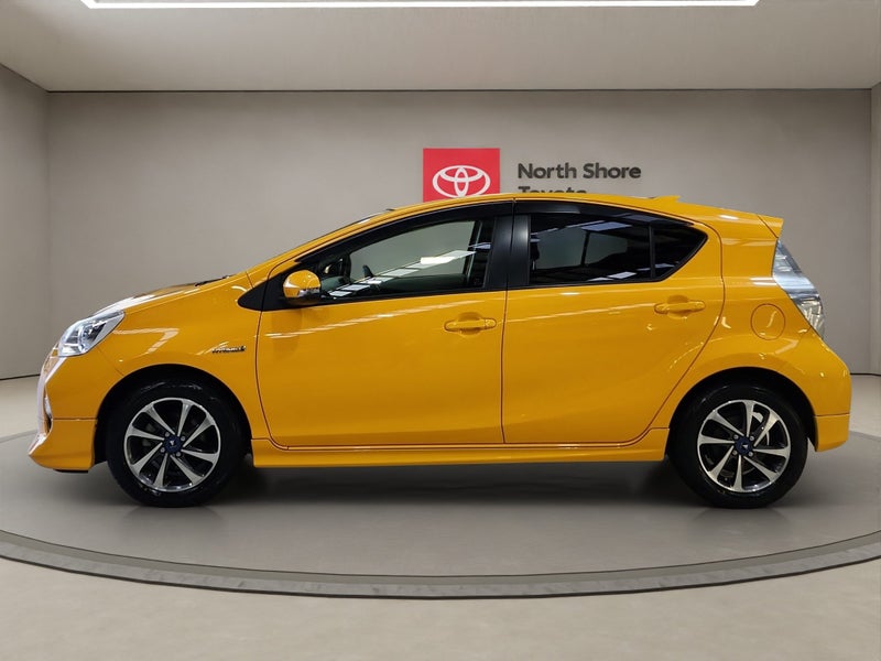 2012 Toyota Aqua 1.5L Hybrid S 2WD Hatchback image 5