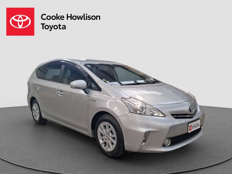 2012 Toyota Prius Alpha S 1.8L image 1