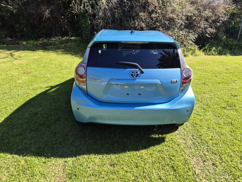 2013 Toyota Aqua 1.5 Hybrid G image 5