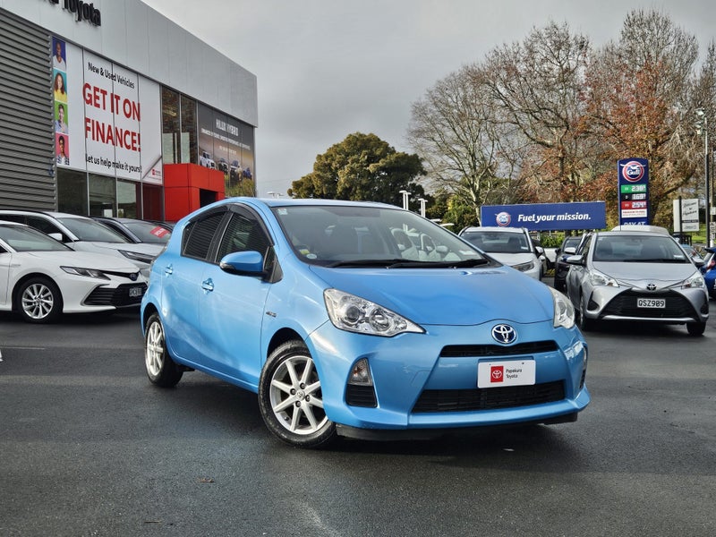 2013 Toyota Aqua 1.5 Hybrid S image 4
