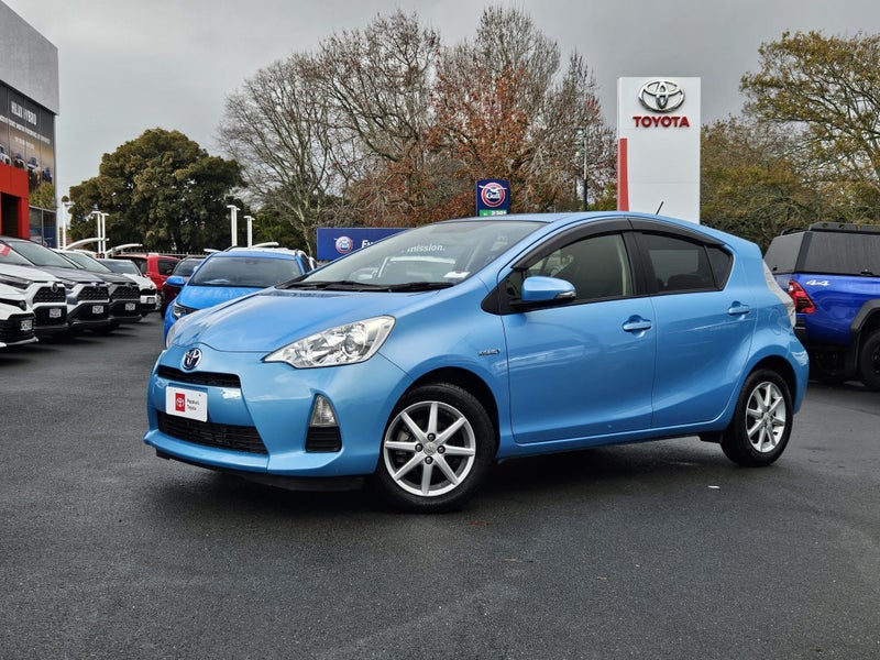 2013 Toyota Aqua 1.5 Hybrid S image 5