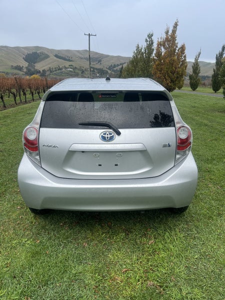 2013 Toyota Aqua 1.5 Hybrid S 5 Dr Hatch CVT 2WD image 5