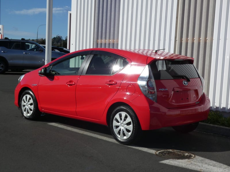 2013 Toyota Aqua 1.5 Hybrid S image 2