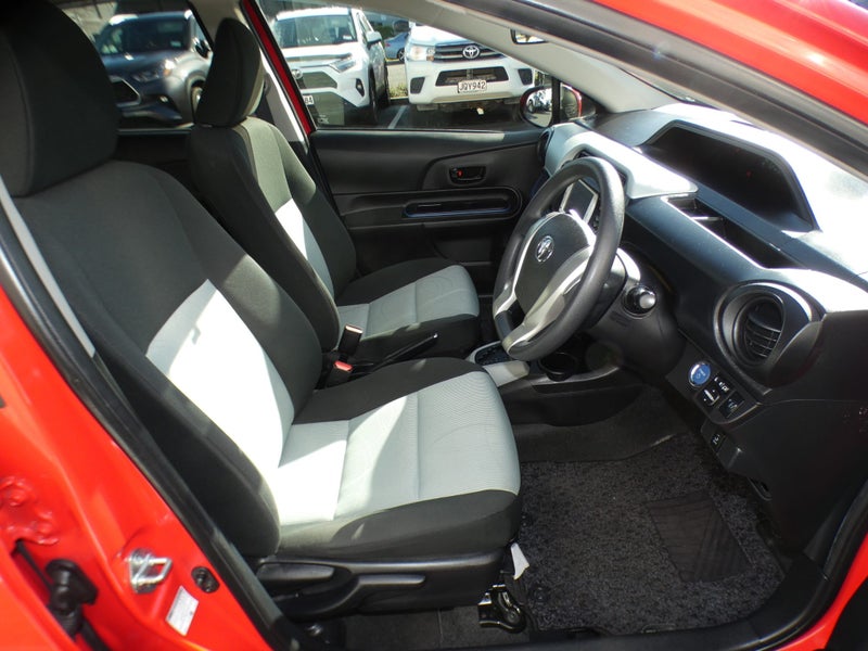2013 Toyota Aqua 1.5 Hybrid S image 3