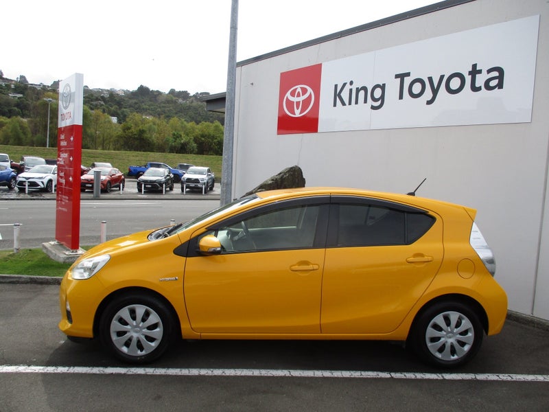 2013 Toyota Aqua 1.5 Hybrid S + Warranty* image 2