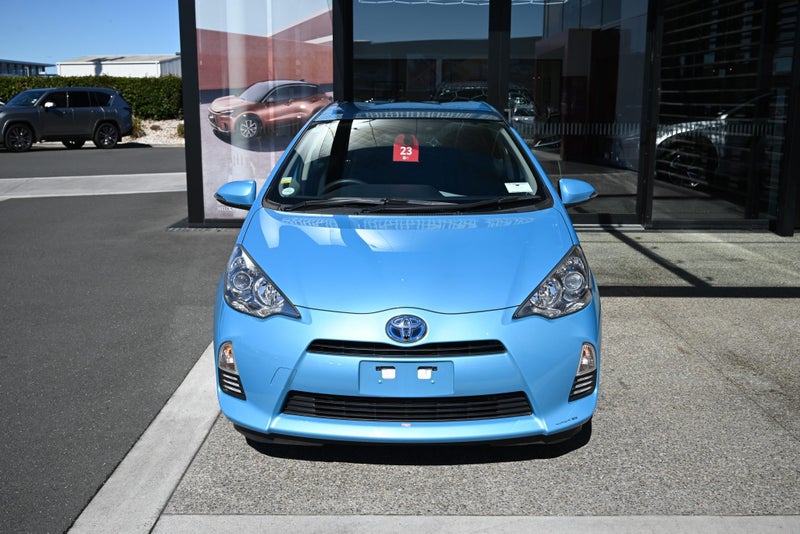 2013 Toyota Aqua 1.5 Petrol Hybrid S CVT Hatchback image 4