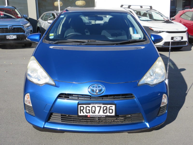 2013 Toyota Aqua image 2