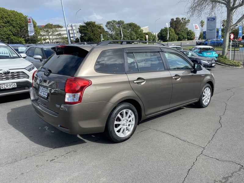 2013 Toyota Corolla Fielder 1.5 Hybrid G 5 Wagon image 2