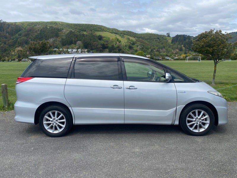 2013 Toyota Estima Hybrid X 2.4P Wagon CVT 2WD... image 4