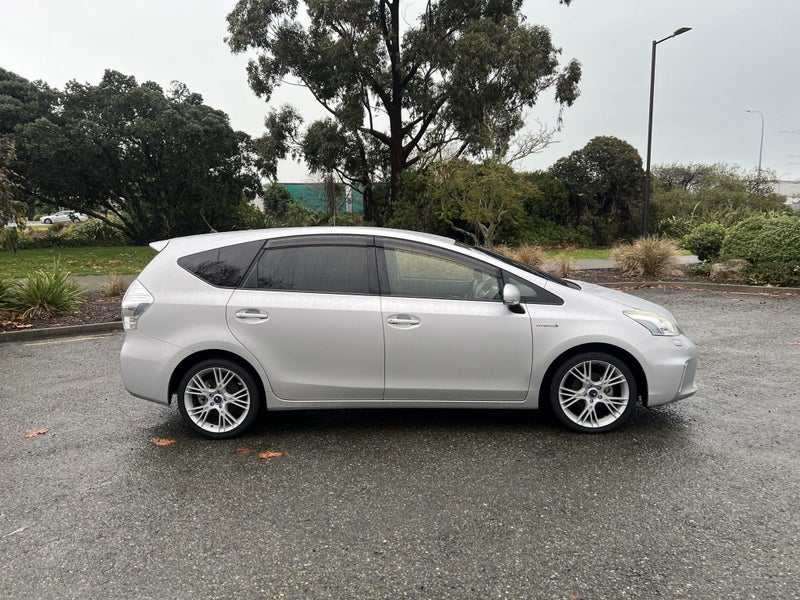 2013 Toyota Prius 1.8 Petrol G 7 Seater 5 Dr Wagon image 2