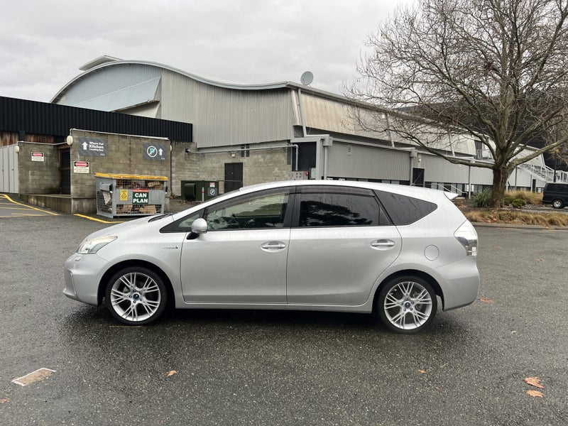 2013 Toyota Prius 1.8 Petrol G 7 Seater 5 Dr Wagon image 4