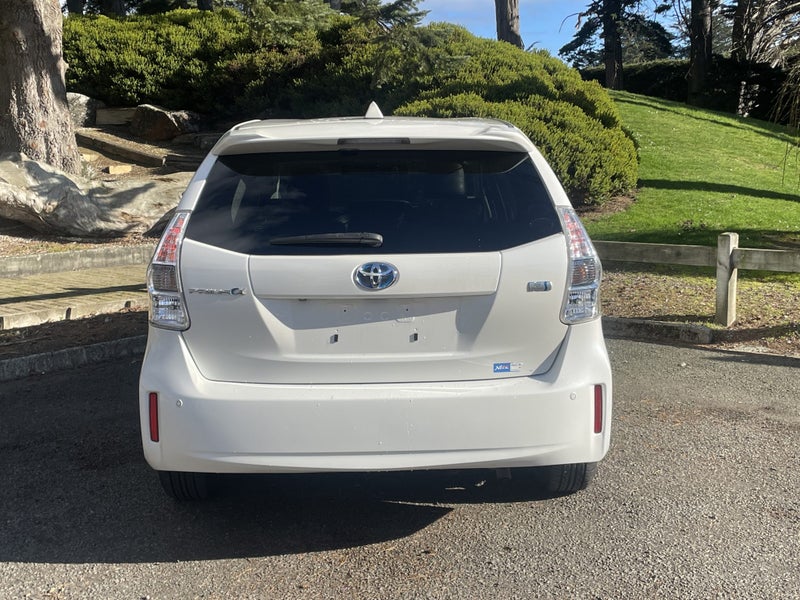 2013 Toyota Prius 1.8 Petrol G 7 Seater image 5