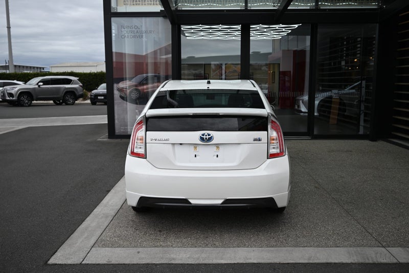2013 Toyota Prius 1.8 Petrol Hybrid S CVT Hatch... image 5