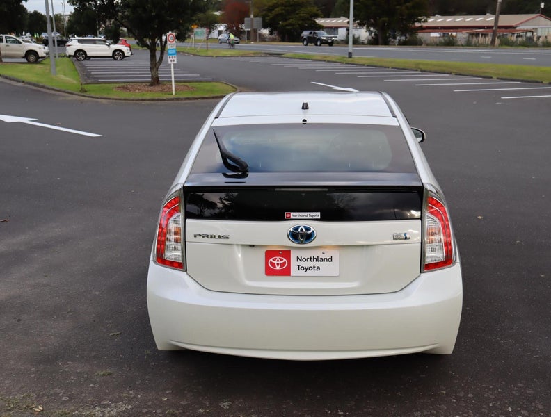 2013 Toyota Prius 1.8 Petrol S 5 Dr Hatch CVT 2WD image 3