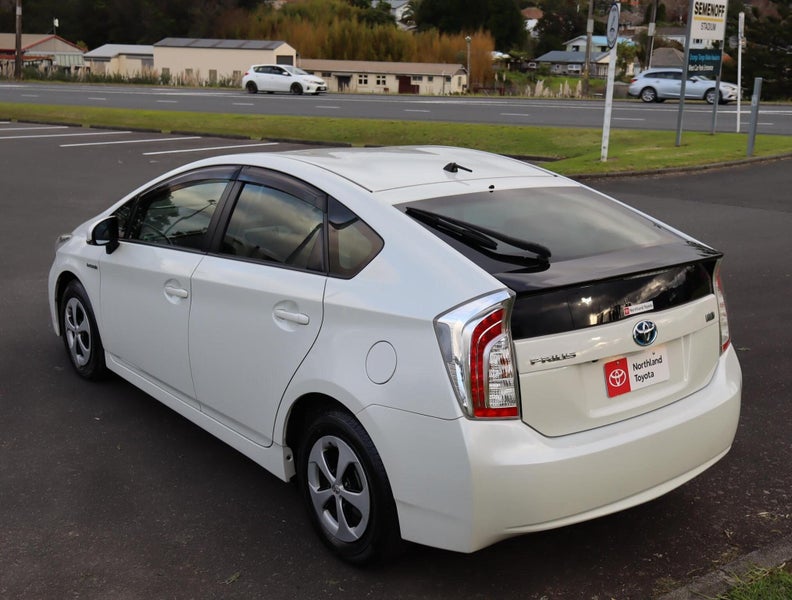2013 Toyota Prius 1.8 Petrol S 5 Dr Hatch CVT 2WD image 4