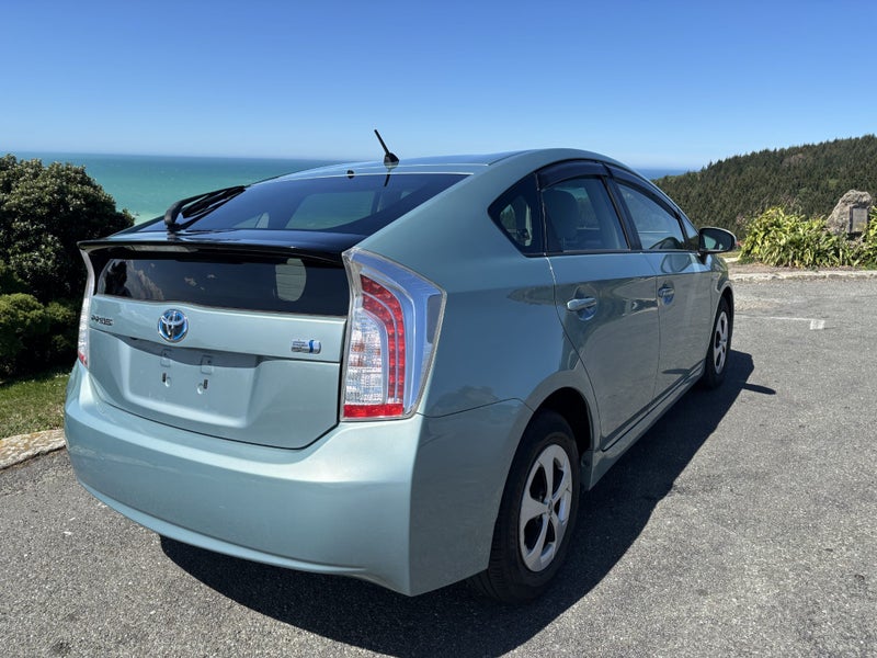 2013 Toyota Prius image 3