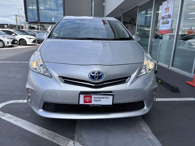 2013 Toyota Prius Alpha 1.8 Hybrid S EDITION image 4
