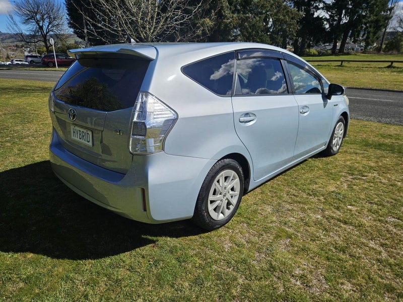 2013 Toyota Prius Alpha 1.8 Hybrid S Wagon image 5